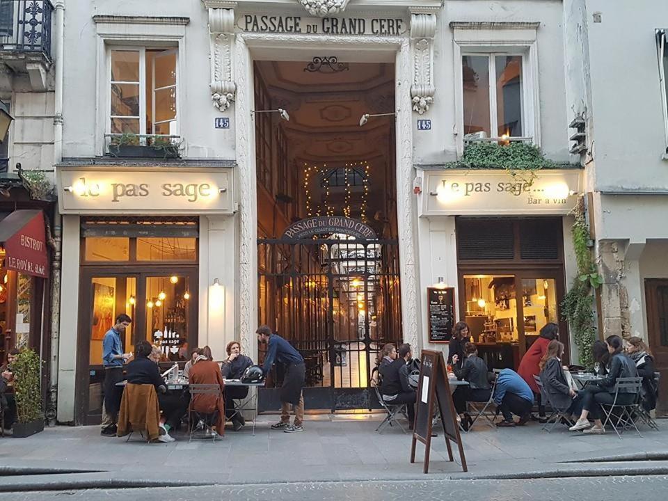 Appartamento Luxurious Triplex - Marais & Montorgueil Parigi Esterno foto